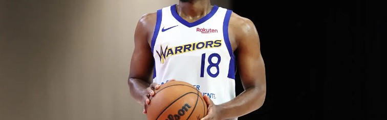 复出后状态略显一般，勇士双向合同后场新秀还得提升自己的表现？