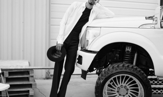 半岛体育入口-文班最遗憾的是无法驾驶普通大小的汽车 所有衣物几乎需量身定制