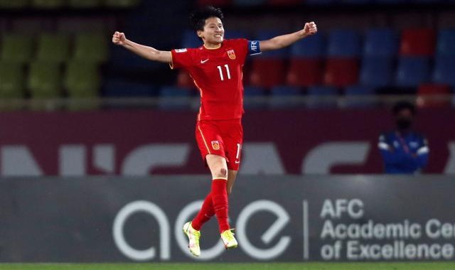 MVP！客串铁卫+加时绝平+一剑封喉 九球天后太神了