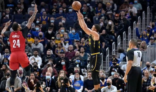 单场16个三分库里也做不到，但距离纪录更近了