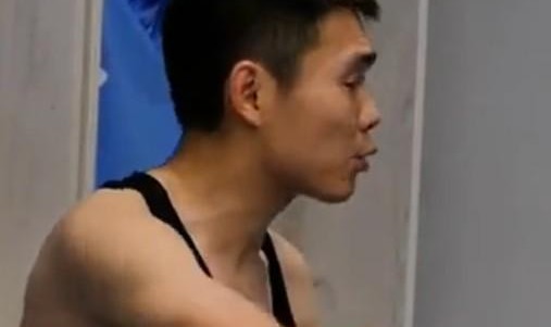 半岛体育app下载-王上源半场喊话：去年是摆着踢赢的吗？谁不踢现在赶紧下去